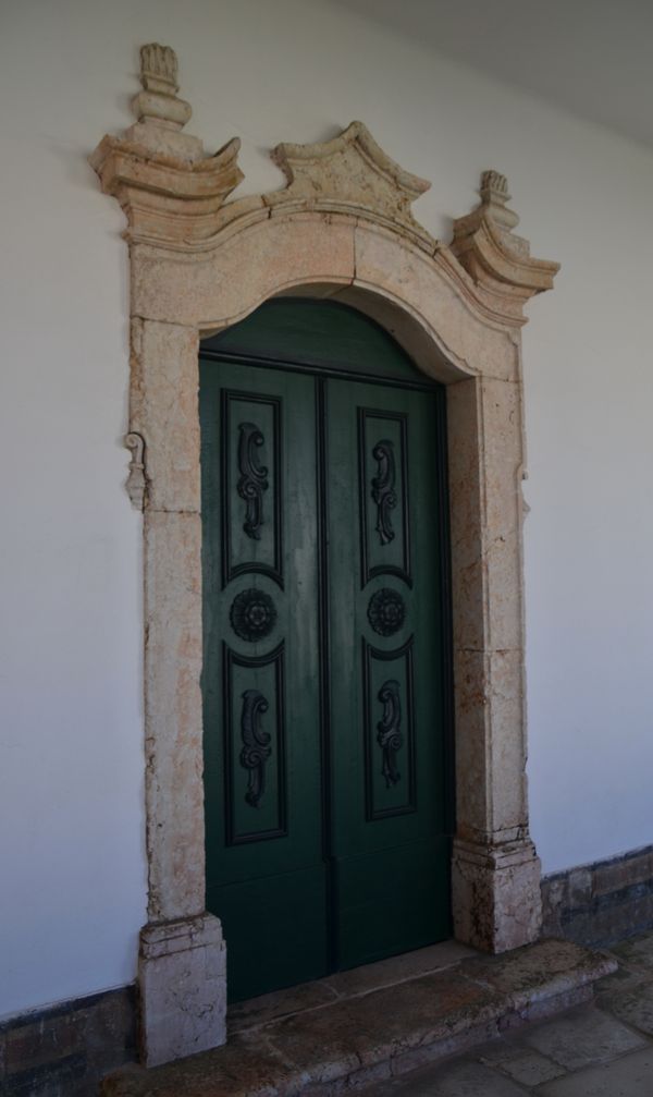 10463