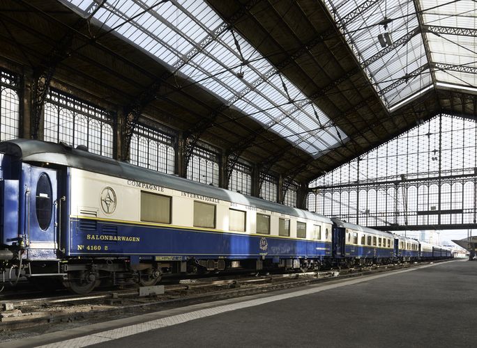 18568