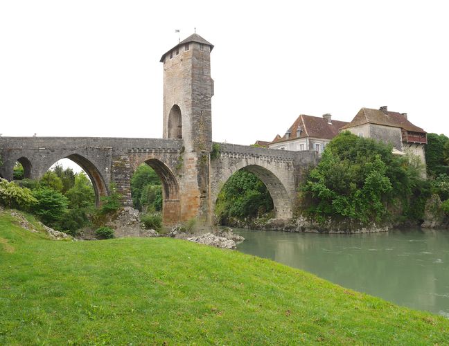 22712