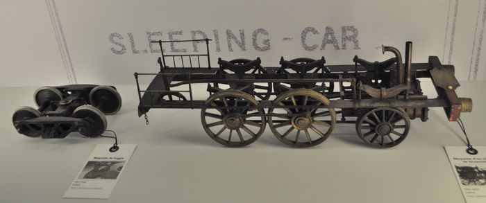 18593