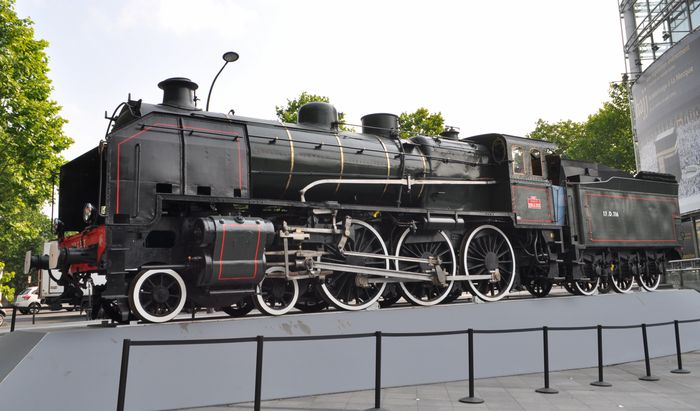 18574